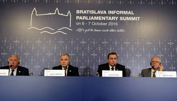 Európa by mala byť pre ľudí zrozumiteľnejšia, zhodujú sa šéfovia parlamentov