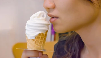 Citlivosť zubov pri zmrzline netreba ignorovať. Môže odhaliť problém, o ktorom ešte neviete