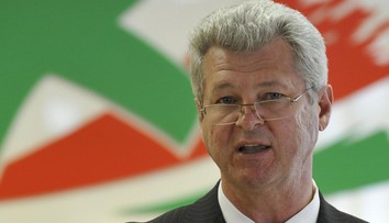 Pre exministra Szigetiho sa ešte spor neskončil, aj keď ho súd oslobodil