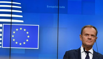 Tusk: Erdoganove vyjadrenia o utečencoch sú nemiestne