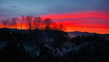 OBRAZOM: Nebo sa sfarbilo do žerava. Slovákov okúzlil východ slnka