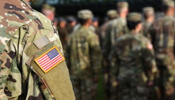 Chcel im radiť, ako zaútočiť na New York. Americký vojak sa pokúšal pomôcť ISIS, hrozia mu desaťročia za mrežami