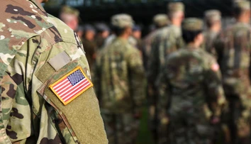 Chcel im radiť, ako zaútočiť na New York. Americký vojak sa pokúšal pomôcť ISIS, hrozia mu desaťročia za mrežami