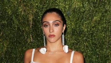 Madonnina dcéra opäť provokuje: V priesvitných šatách ukázala takmer všetko