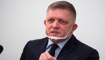 Robert Fico opakuje, že jeho sa karanténa po návrate zo zahraničia netýka. Využíva spornú výnimku