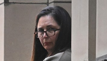 Navarila im otrávenú večeru. Ženu, ktorá zabila troch ľudí jedlom z jedovatých húb, uznali za vinnú