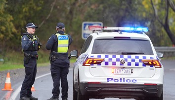 Sedemmesačné pátranie sa skončilo. Austrálska polícia zastrelila muža, ktorý zabil policajtov