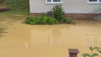 VIDEO: Búrka zanechala spúšť. Krúpy veľké ako slivky ničili domy aj úrodu