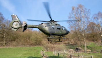 Vrtuľník Bundeswehru padol do rieky. Zahynuli najmenej dvaja nemeckí vojaci