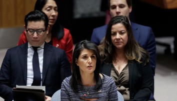 Rusi si vystrelili z Trumpovej veľvyslankyne. Myslela si, že jej telefonuje poľský premiér