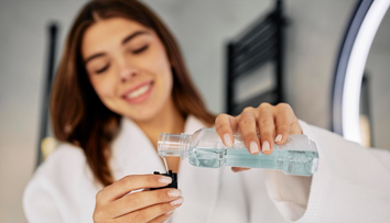 Nečakaný zázrak pre zuby a ďasná: Páchnuca zelenina dokáže viac než chemické ústne vody