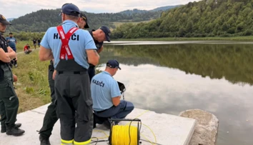 Mal skočiť do vody a už sa nevynoril. Na Spiši pátrajú po 21-ročnom Emilovi