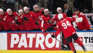 MS v hokeji poznajú prvého finalistu. Spanilá jazda Nórov dostala drsnú stopku