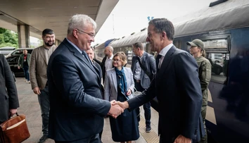 Šéf NATO pricestoval do Kyjeva na neohlásenú návštevu