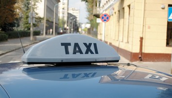 Za tri kilometre jazdy si vodič v Bratislave vypýtal 45 eur. Nič neporušil, reaguje asociácia taxikárov