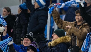 Macedónska polícia zasahovala po agresívnom správaní fanúšikov Slovana. Zakázala im vstup do krajiny