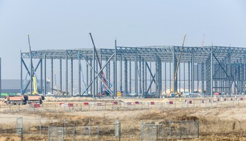 Slovenský pozemkový fond odmieta vyplatiť ľuďom peniaze za pozemky pod Jaguarom