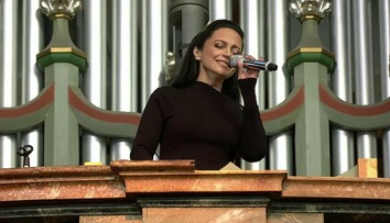 Lucie Bílá zaspievala Karlovi Gottovi do neba. Katedrálou sa rozľahlo Ave Maria