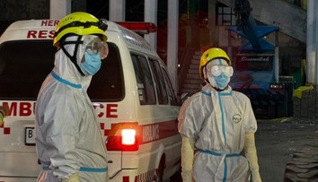 Počet obetí po zrútení školy v Indonézii stúpol na najmenej 54. Stále pátrajú po nezvestných deťoch