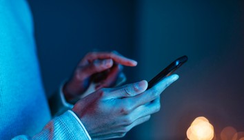 Rusi zarábajú na nechutných videách s popravami zajatcov a znesväcovaním tiel – vrátane močenia a napichovania hláv