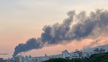 Izrael mal zabiť ďalšieho vplyvného iránskeho vojenského vodcu. Naďalej útočí na západe krajiny