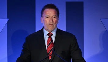 Arnold Schwarzenegger podstúpil vážny chirurgický zákrok. Stáva sa zo mňa stroj, odkázal fanúšikom