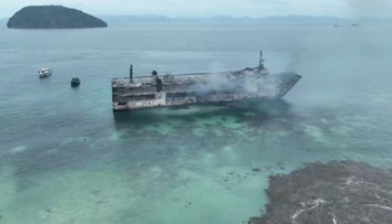 VIDEO: Plavidlo úplne pohltili plamene. Požiar trajektu si vyžiadal najmenej päť obetí
