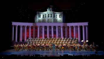 Koncert plný emócií. Alexandrovovci vystupovali po prvý raz od leteckej tragédie