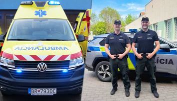 Bábätko v aute náhle prestalo dýchať. Policajti z Nových Zámkov zasiahli v poslednej chvíli