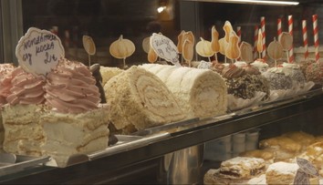 Maslo síce zlacnelo, no cukrár hovorí, že to nestačí. Už teraz vie, za aké ceny budú vianočné koláče