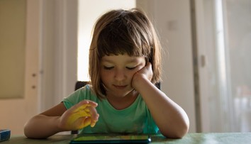 Deti prestávajú vnímať rozdiel medzi skutočným a online svetom. Obrazovky menia správanie mladých