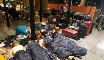 Trnavskí gymnazisti uviazli v Tokiu pre silný tajfún. Na letisku strávia najmenej dva dni