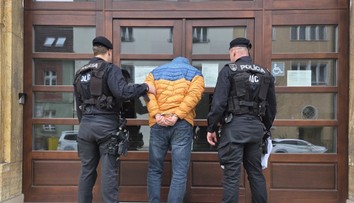 Vyšetrovateľ obvinil Ľuptáka so synom a ďalším mužom. Chce ich stíhať väzobne