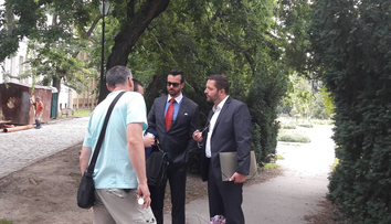 Brtvu z kauzy tunelovania BMG Invest a Horizont Slovakia zadržala polícia pred súdom