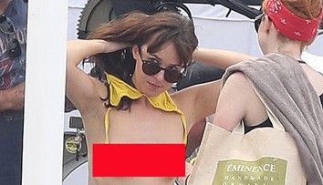 Kľúčová scéna pokračovania 50 Shades of Grey. Dakota Johnson hore bez