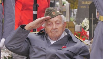 Sviečky, maky a ticho úcty: Slovensko si pripomenulo hrdinov, ktorí bojovali za slobodu