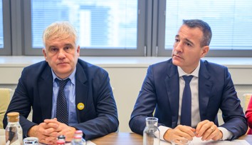 Nebezpečný trend: Deti a tínedžeri sa stávajú terčom radikálov