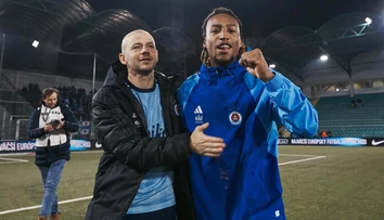 Bol drahou chybou Kmotríka, Kucka len krútil hlavou. Niekdajšiu hviezdu belasých opäť vyhodili