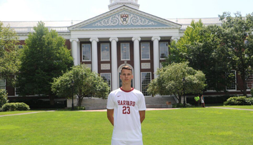 Vyrastal v Slovane, bol v reprezentácii. Počas zranenia zmenil priority a dostal sa na Harvard