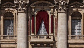 Rozhodnutie, ktoré jednému z kardinálov zmenilo život. Čo robil nový pápež v prvé minúty po zvolení?