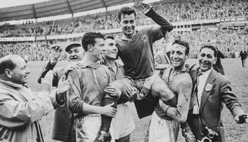 Na MS dal v požičaných kopačkách 13 gólov, za večný rekord dostal pušku. Superstar stopol až Slovák (príbeh)