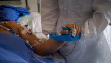 V novembri zomrelo na Slovensku oveľa viac ľudí ako predošlé roky, najmä mladších seniorov