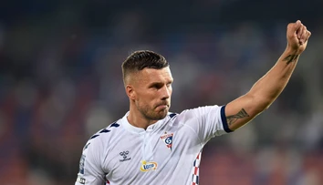 Obrovské gesto šéfa Gašparíkovho klubu. Legendárny Podolski pomôže rodine zavraždeného fanúšika