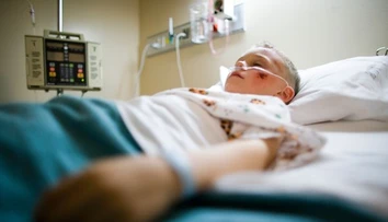 Chlapec (11) prehltol petardy. Výzva od kamarátov ho dostala do nemocnice