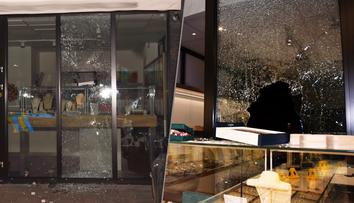 Sekerou zdemoloval zlatníctvo a ukradol atrapy obrúčok, ktoré vytratil. Zadržali zlodeja z Ilavy