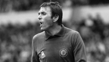 Anglický futbal zasiahla smutná  správa. Vo veku 78 rokov zomrel legendárny brankár