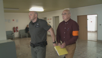 Kanadského profesora, ktorý mal v osade zneužiť dievča, obžalovali z ďalších zločinov