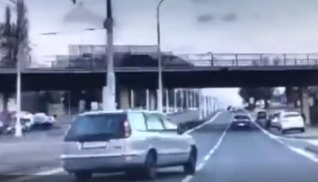 Šokujúce video z Bratislavy: Iba 25-ročný mladík z Nových Zámkov ohrozoval životy počas úteku