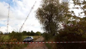 Pri Košiciach odpálili dvojičky: Takto išli 120 metrov vysoké vysielače k zemi