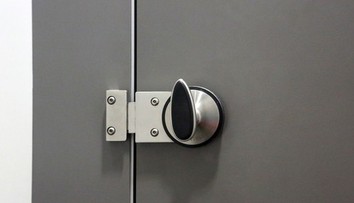 Šokujúca tragédia vo fast foode: Muža našli po 30 hodinách mŕtveho na toalete